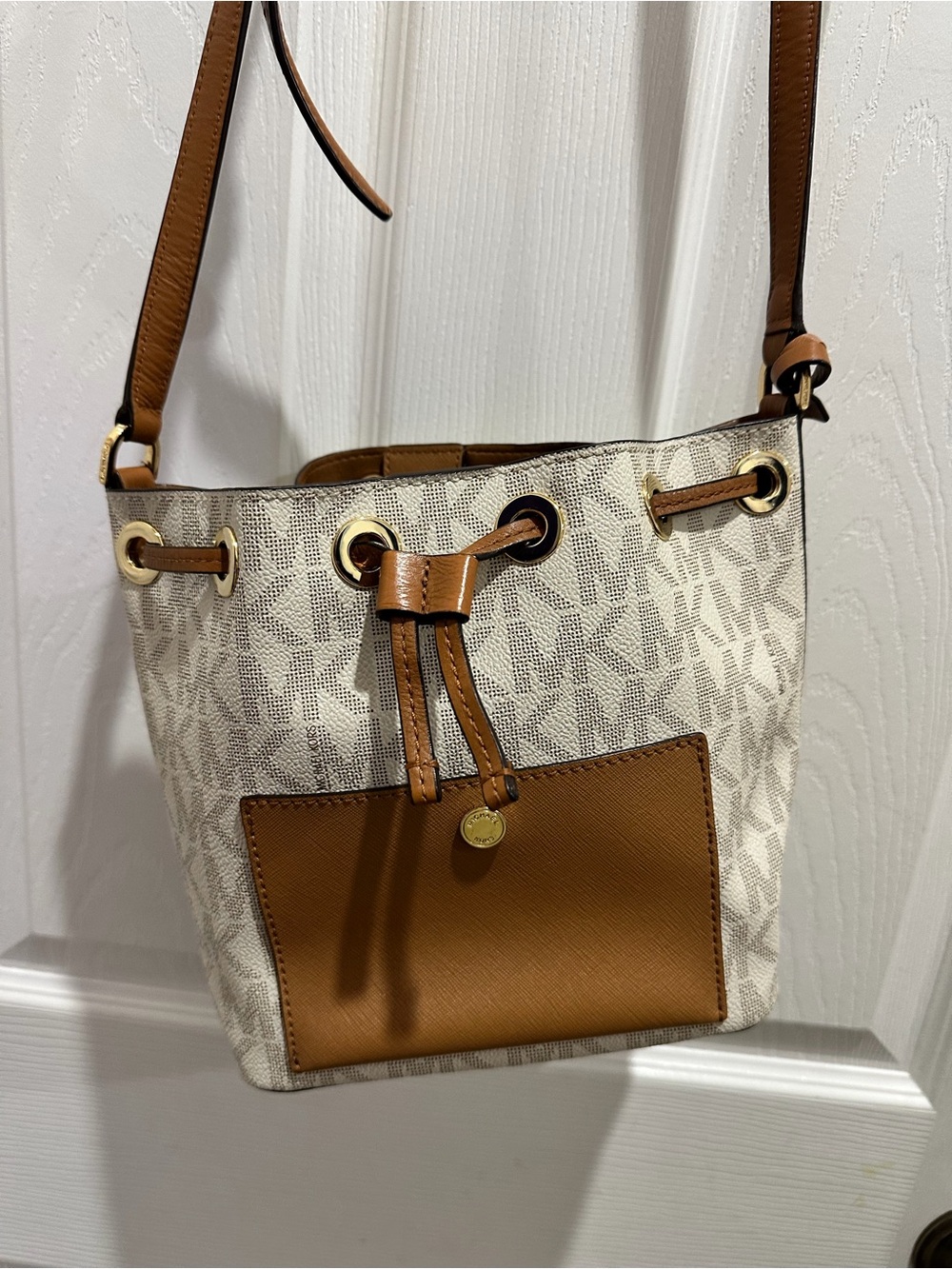 Michael Kors Cream and Brown Drawstring Logo Bucket Shoulder Bag